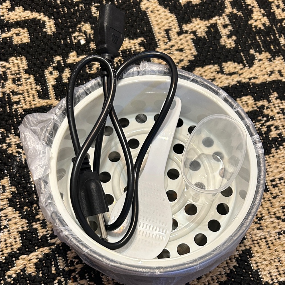 2L White Rice Cooker Accessories - Picture 2 of 5